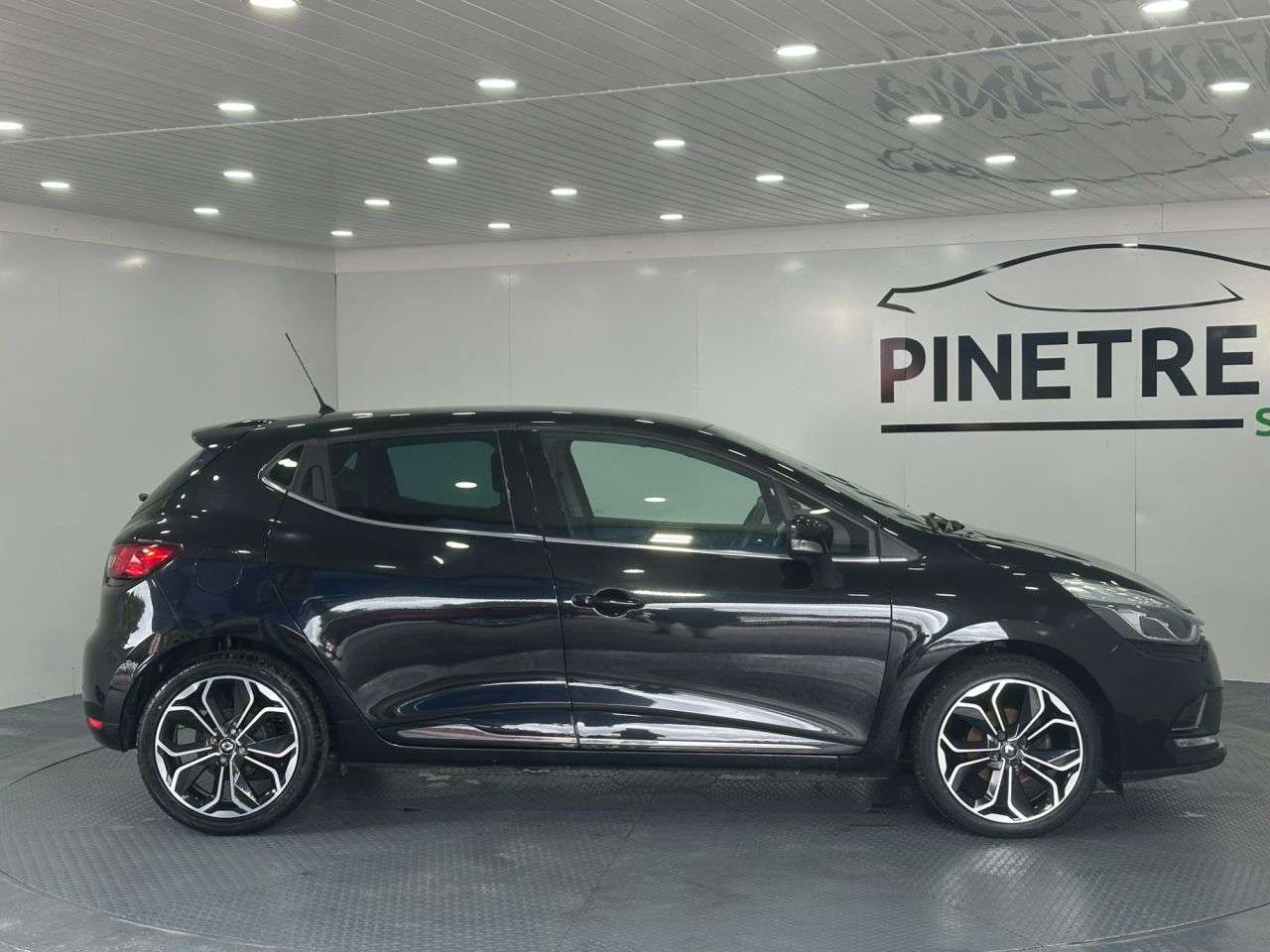 2019 RENAULT CLIO 2019 RENAULT CLIO