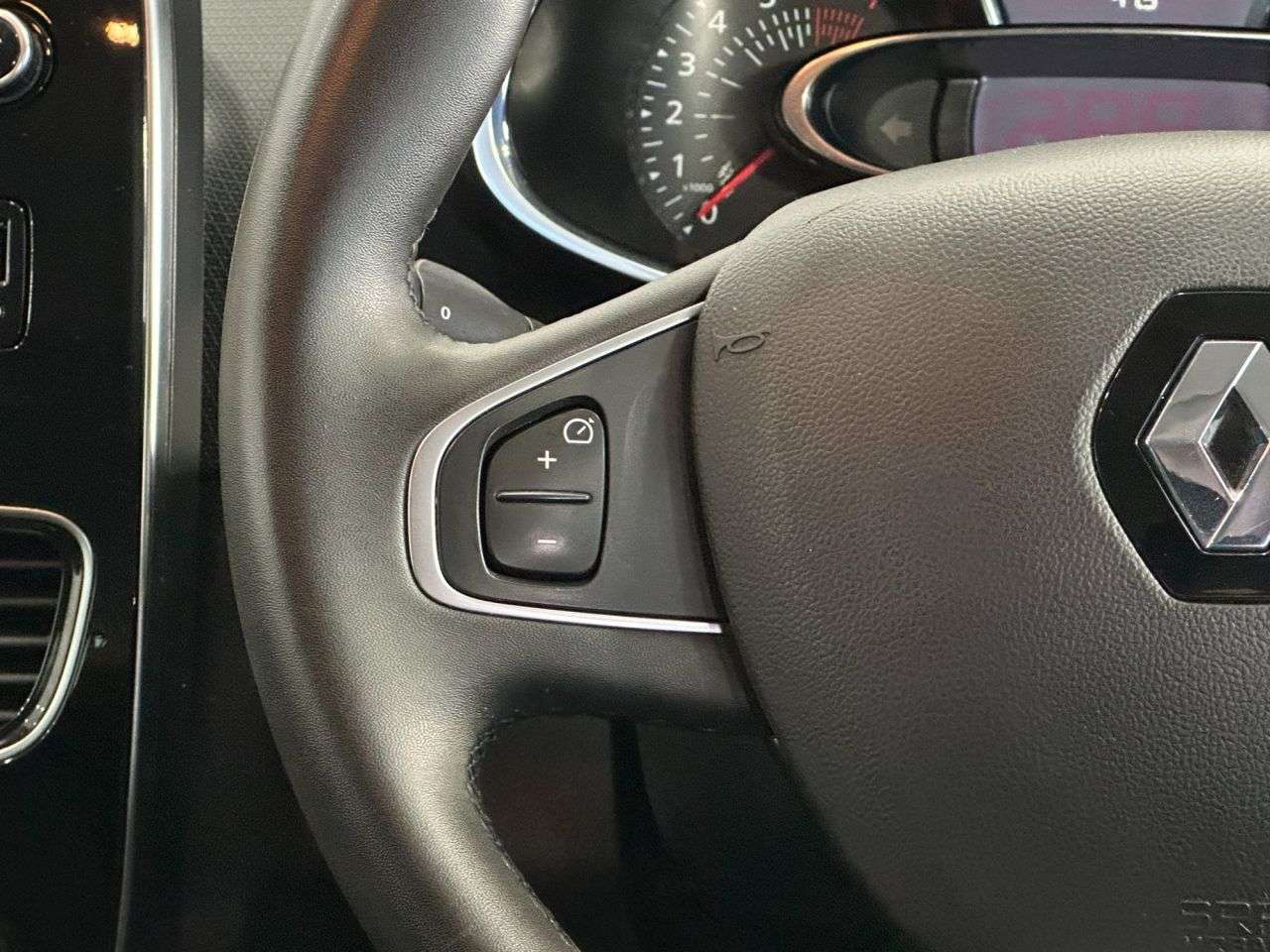 2019 RENAULT CLIO 2019 RENAULT CLIO