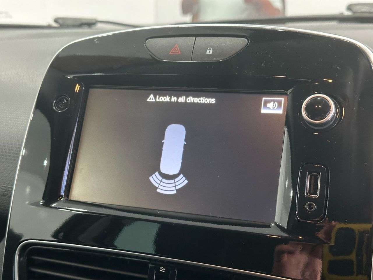 2019 RENAULT CLIO 2019 RENAULT CLIO
