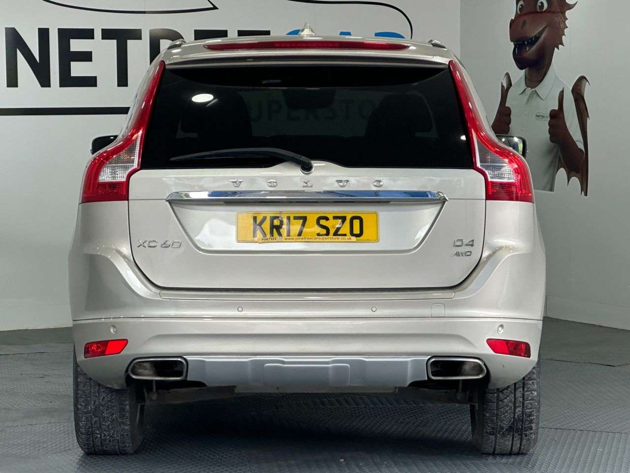 2017 VOLVO XC60 2017 VOLVO XC60