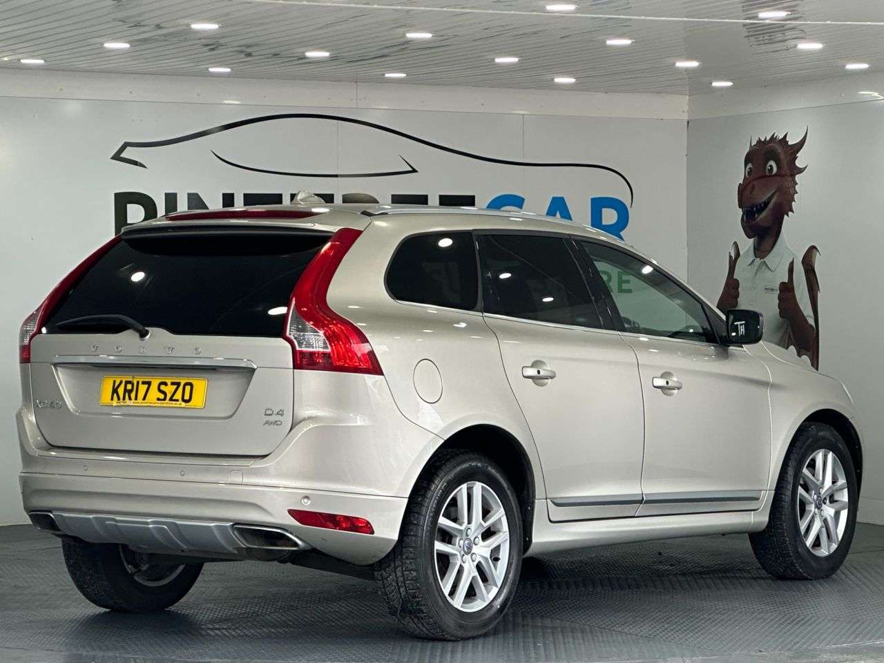 2017 VOLVO XC60 2017 VOLVO XC60