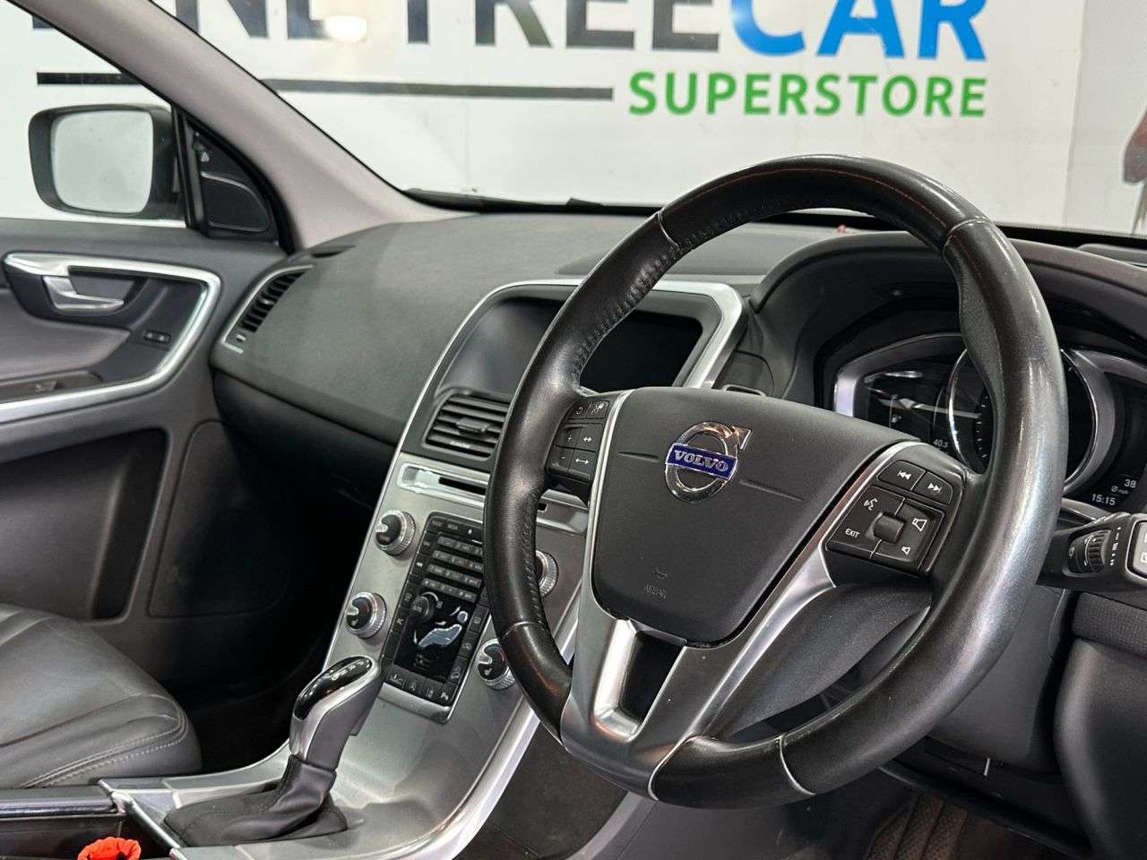 2017 VOLVO XC60 2017 VOLVO XC60
