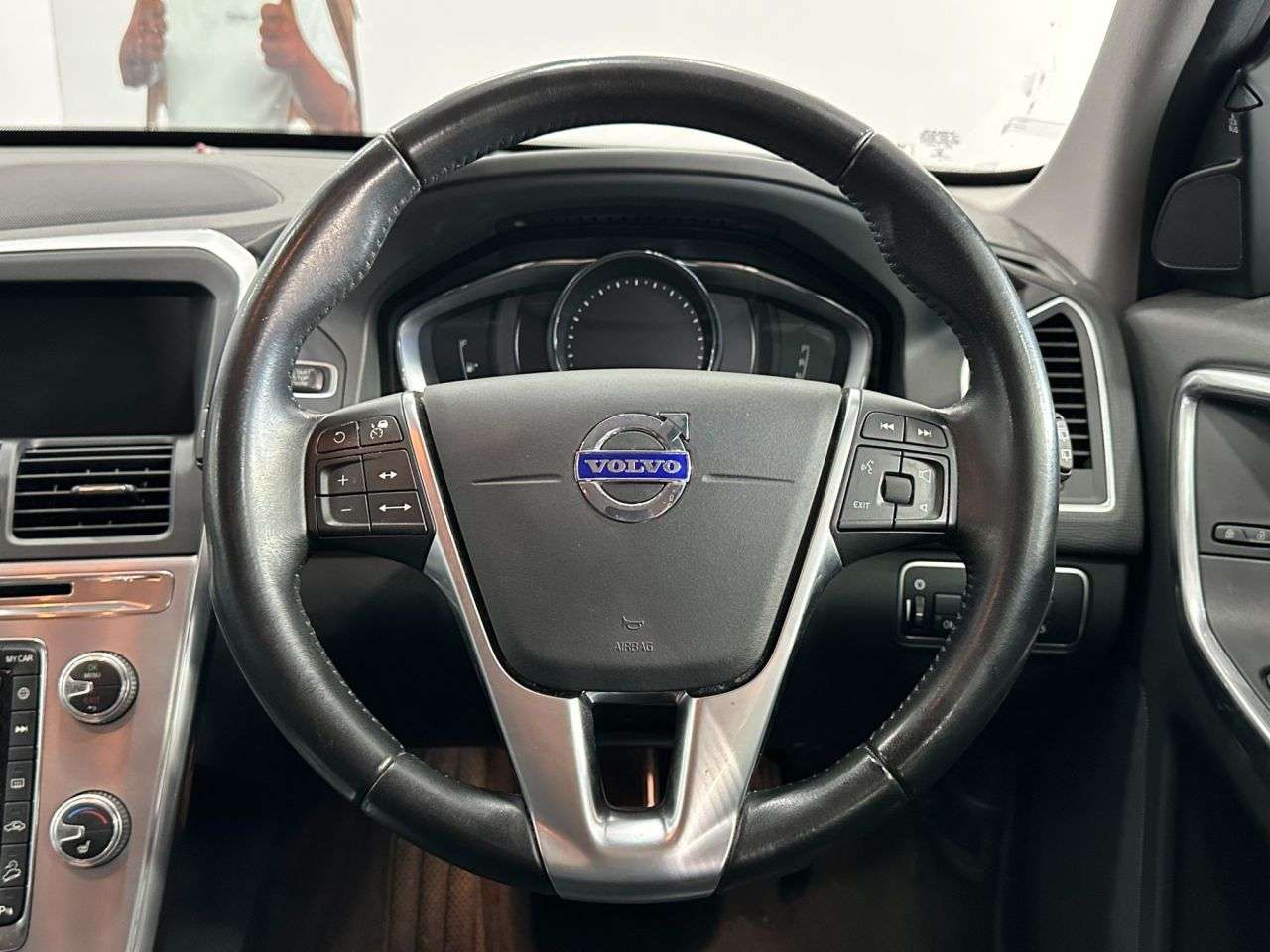 2017 VOLVO XC60 2017 VOLVO XC60