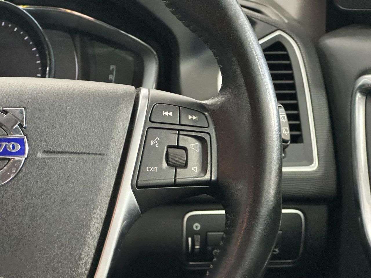 2017 VOLVO XC60 2017 VOLVO XC60