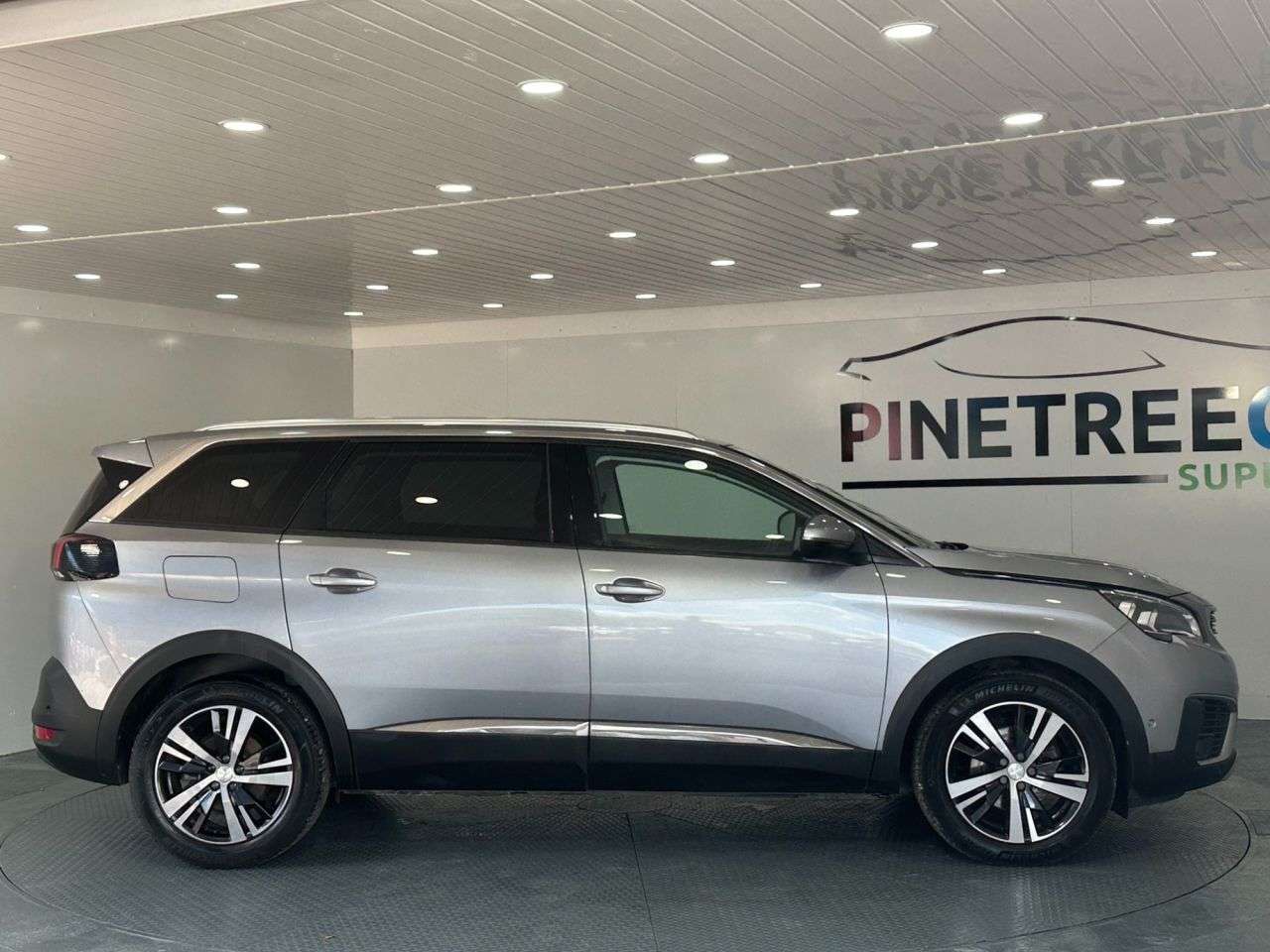 2020 PEUGEOT 5008 2020 PEUGEOT 5008