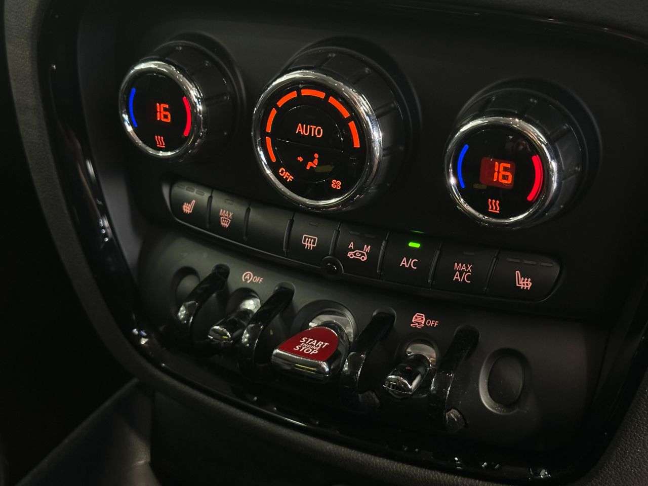 2019 MINI CLUBMAN 2019 MINI CLUBMAN