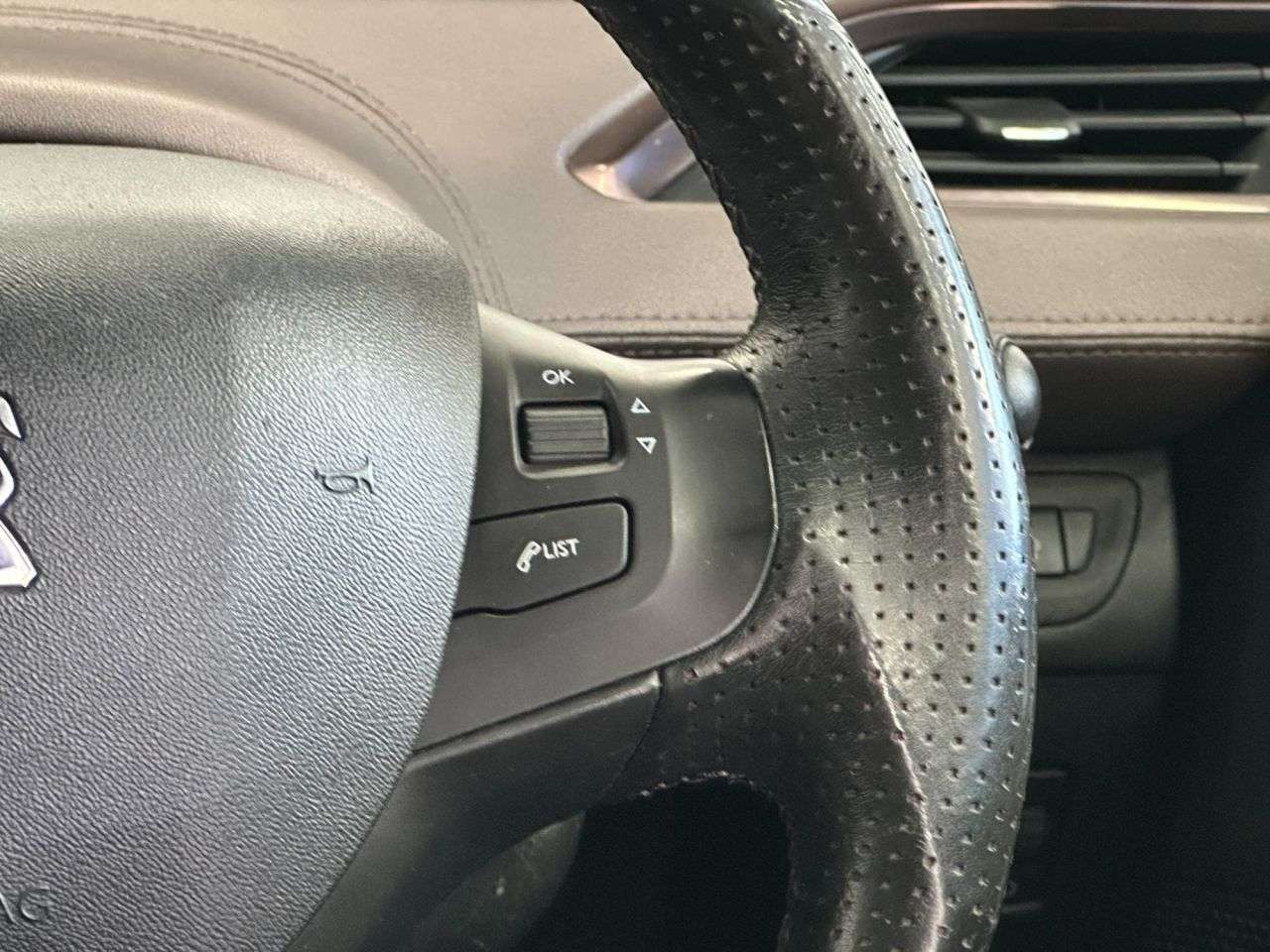 2015 PEUGEOT 2008 2015 PEUGEOT 2008