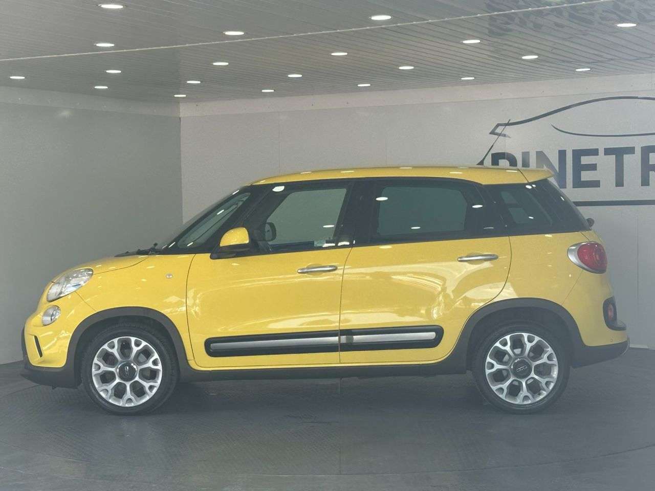 2015 FIAT 500L 2015 FIAT 500L