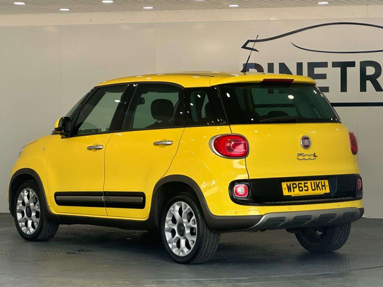2015 FIAT 500L 2015 FIAT 500L