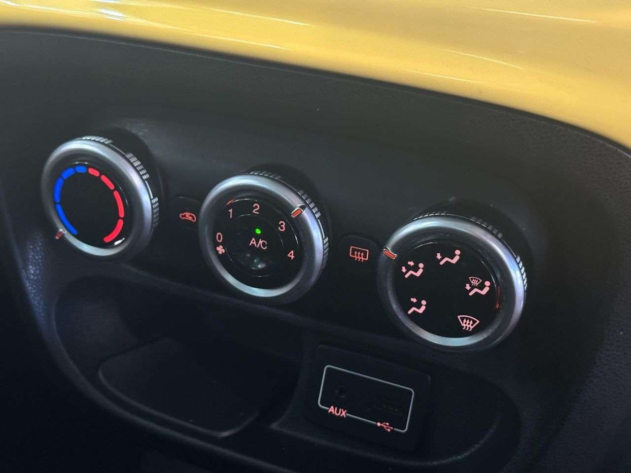 2015 FIAT 500L 2015 FIAT 500L