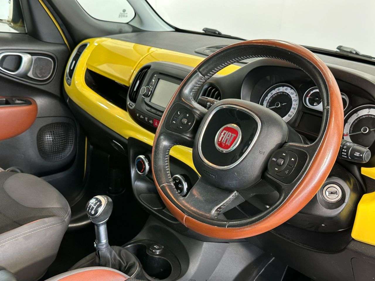 2015 FIAT 500L 2015 FIAT 500L