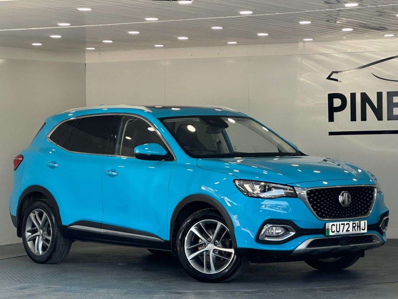 A 2022 MG MG HS 1.5 T-GDI Exclusive SUV 5dr Petrol DCT Euro 6 (s/s) (162 ps) A 2022 MG MG HS 1.5 T-GDI Exclusive SUV 5dr Petrol DCT Euro 6 (s/s) (162 ps)