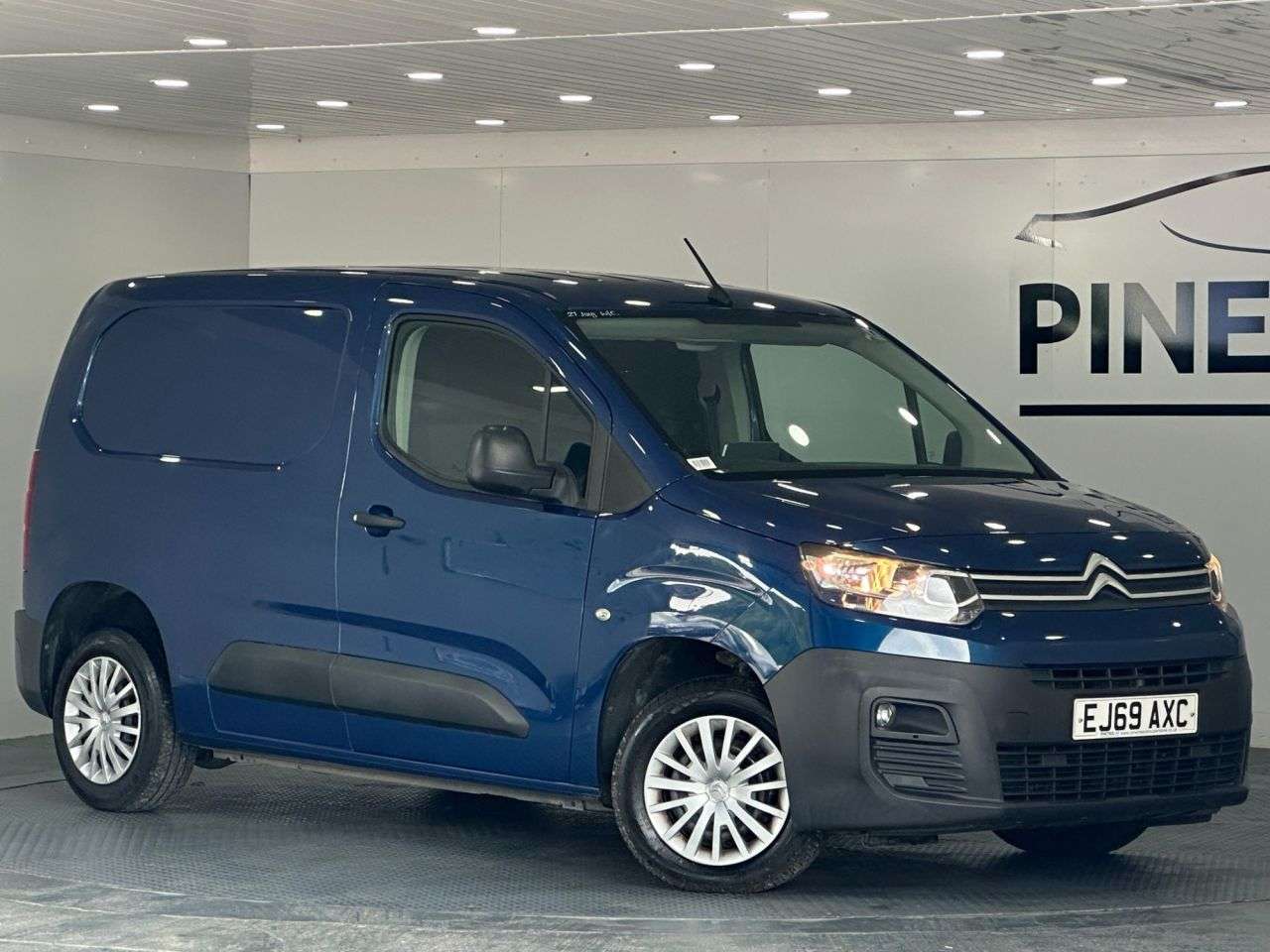 A 2019 CITROEN BERLINGO 1.5 BlueHDi 650 Enterprise M Panel Van 5dr Diesel Manual SWB Euro 6 (75 ps) A 2019 CITROEN BERLINGO 1.5 BlueHDi 650 Enterprise M Panel Van 5dr Diesel Manual SWB Euro 6 (75 ps)