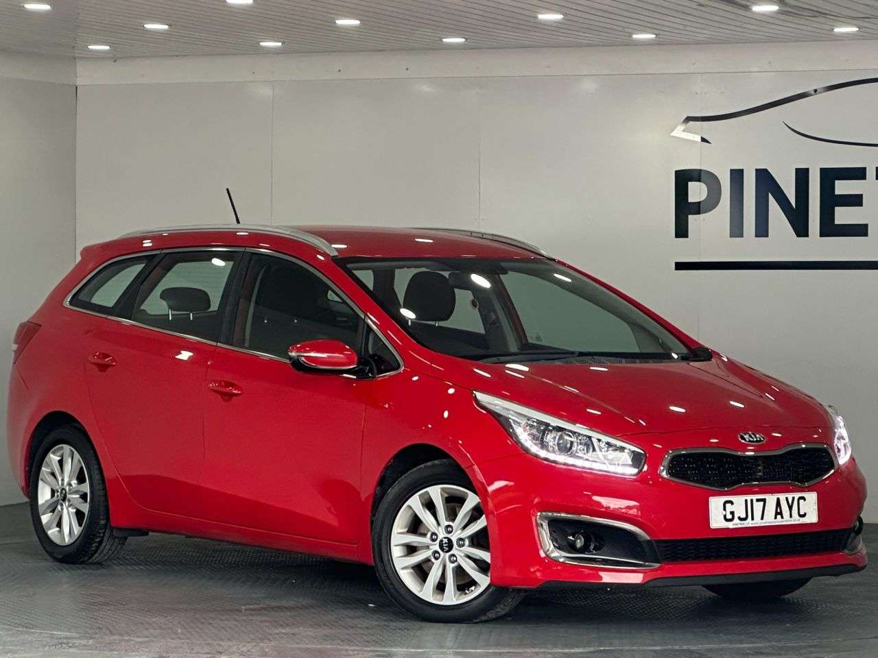 A 2017 KIA CEED 1.6 CRDi 2 Sportswagon 5dr Diesel DCT Euro 6 (s/s) (134 bhp) A 2017 KIA CEED 1.6 CRDi 2 Sportswagon 5dr Diesel DCT Euro 6 (s/s) (134 bhp)
