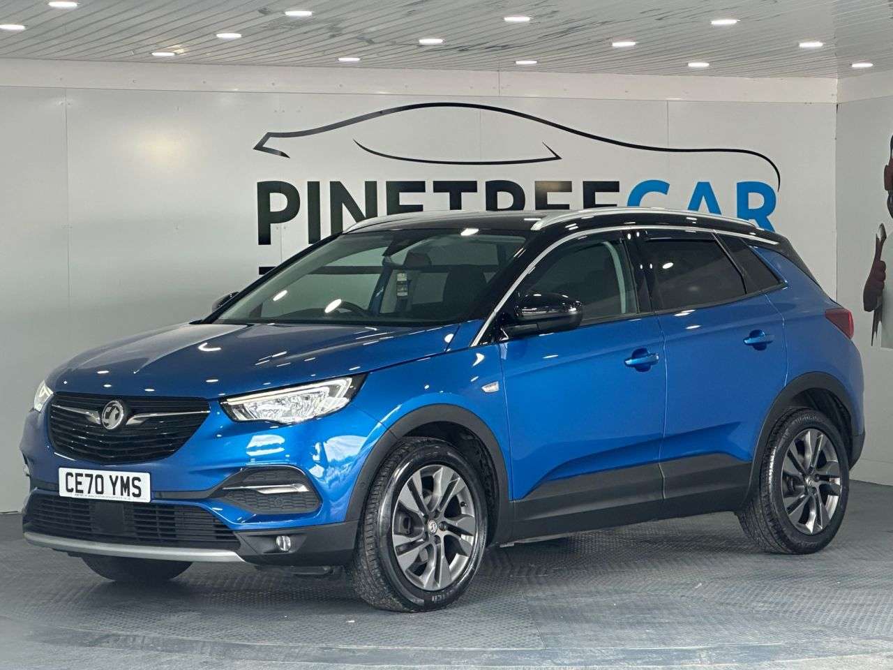 A 2020 VAUXHALL GRANDLAND X 1.2 Turbo SRi Nav SUV 5dr Petrol Manual Euro 6 (s/s) (130 ps) A 2020 VAUXHALL GRANDLAND X 1.2 Turbo SRi Nav SUV 5dr Petrol Manual Euro 6 (s/s) (130 ps)