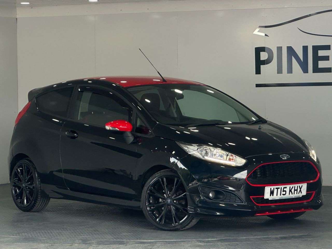 A 2015 FORD FIESTA 1.0T EcoBoost Zetec S Hatchback 3dr Petrol Manual Euro 6 (s/s) (140 ps) A 2015 FORD FIESTA 1.0T EcoBoost Zetec S Hatchback 3dr Petrol Manual Euro 6 (s/s) (140 ps)