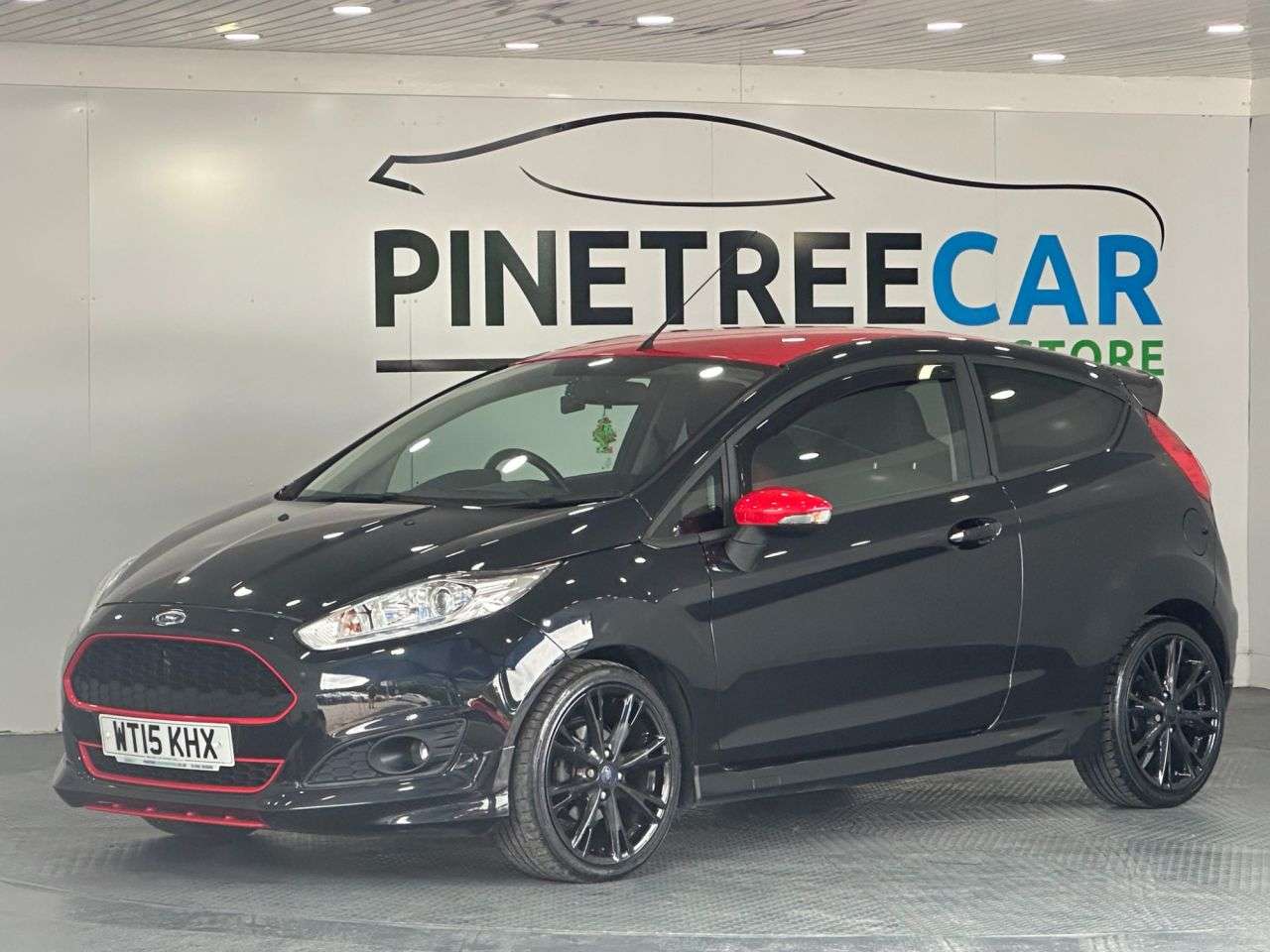 A 2015 FORD FIESTA 1.0T EcoBoost Zetec S Hatchback 3dr Petrol Manual Euro 6 (s/s) (140 ps) A 2015 FORD FIESTA 1.0T EcoBoost Zetec S Hatchback 3dr Petrol Manual Euro 6 (s/s) (140 ps)