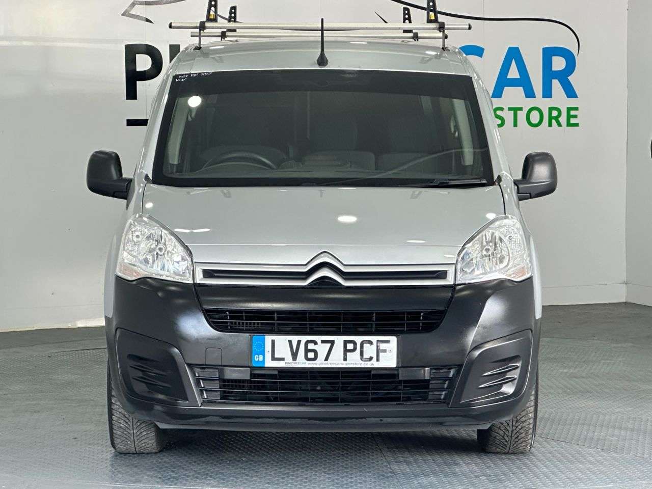 A 2017 CITROEN BERLINGO 1.6 BlueHDi 625 Enterprise Panel Van 5dr Diesel Manual L1 (112 g/km, 75 bhp A 2017 CITROEN BERLINGO 1.6 BlueHDi 625 Enterprise Panel Van 5dr Diesel Manual L1 (112 g/km, 75 bhp