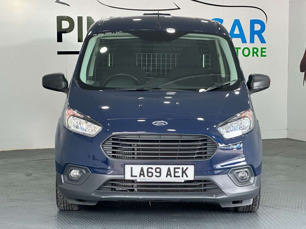 A 2019 FORD TRANSIT COURIER 1.0 EcoBoost Trend Panel Van 5dr Petrol Manual L1 Euro 6 (100 ps) A 2019 FORD TRANSIT COURIER 1.0 EcoBoost Trend Panel Van 5dr Petrol Manual L1 Euro 6 (100 ps)