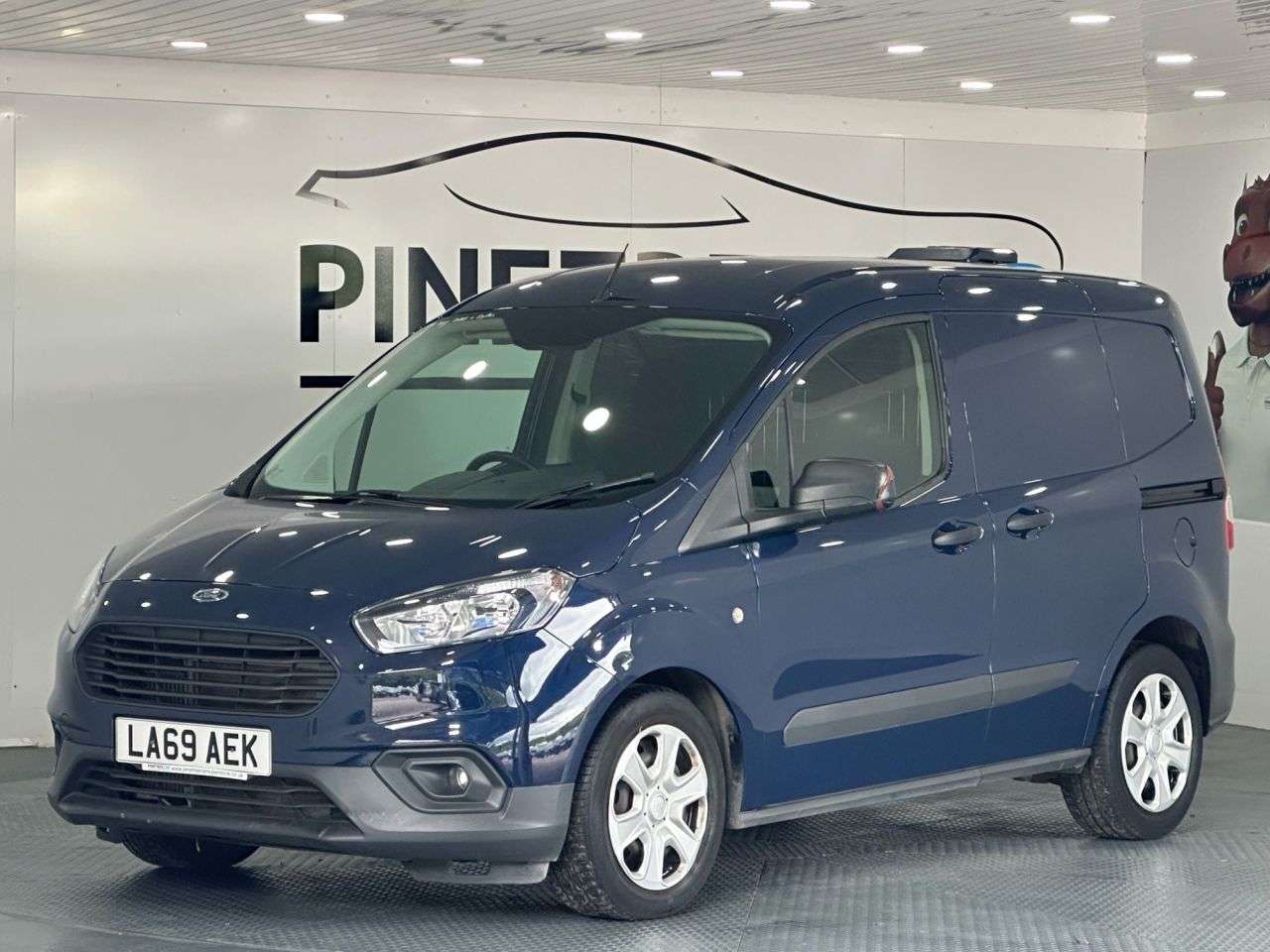 A 2019 FORD TRANSIT COURIER 1.0 EcoBoost Trend Panel Van 5dr Petrol Manual L1 Euro 6 (100 ps) A 2019 FORD TRANSIT COURIER 1.0 EcoBoost Trend Panel Van 5dr Petrol Manual L1 Euro 6 (100 ps)