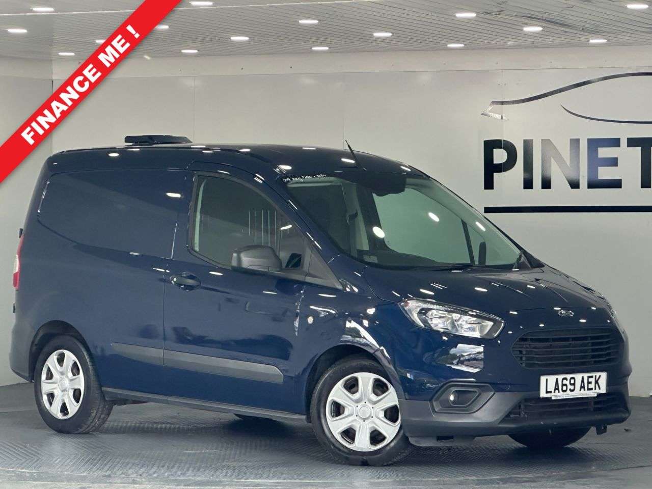 A 2019 FORD TRANSIT COURIER 1.0 EcoBoost Trend Panel Van 5dr Petrol Manual L1 Euro 6 (100 ps) A 2019 FORD TRANSIT COURIER 1.0 EcoBoost Trend Panel Van 5dr Petrol Manual L1 Euro 6 (100 ps)