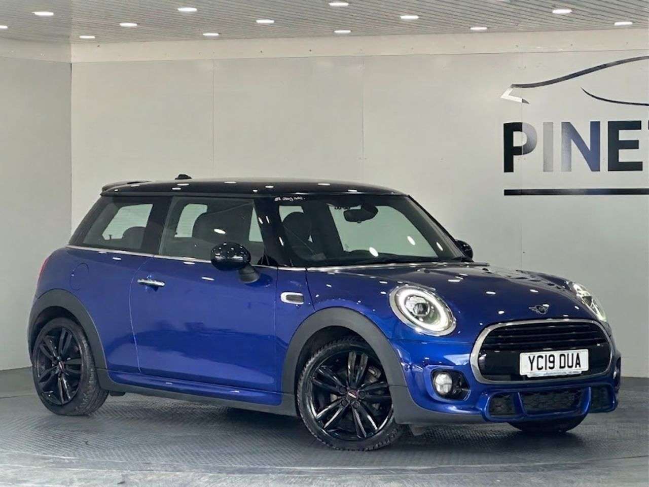 A 2019 MINI HATCH 1.5 Cooper Classic Hatchback 5dr Petrol Manual Euro 6 (s/s) (136 ps) A 2019 MINI HATCH 1.5 Cooper Classic Hatchback 5dr Petrol Manual Euro 6 (s/s) (136 ps)