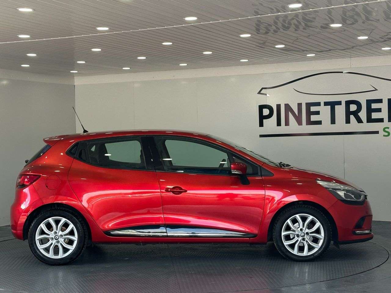 2017 RENAULT CLIO 2017 RENAULT CLIO