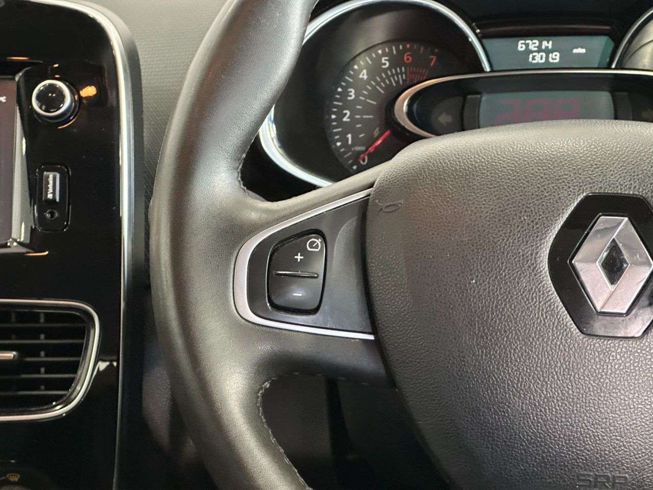 2017 RENAULT CLIO 2017 RENAULT CLIO