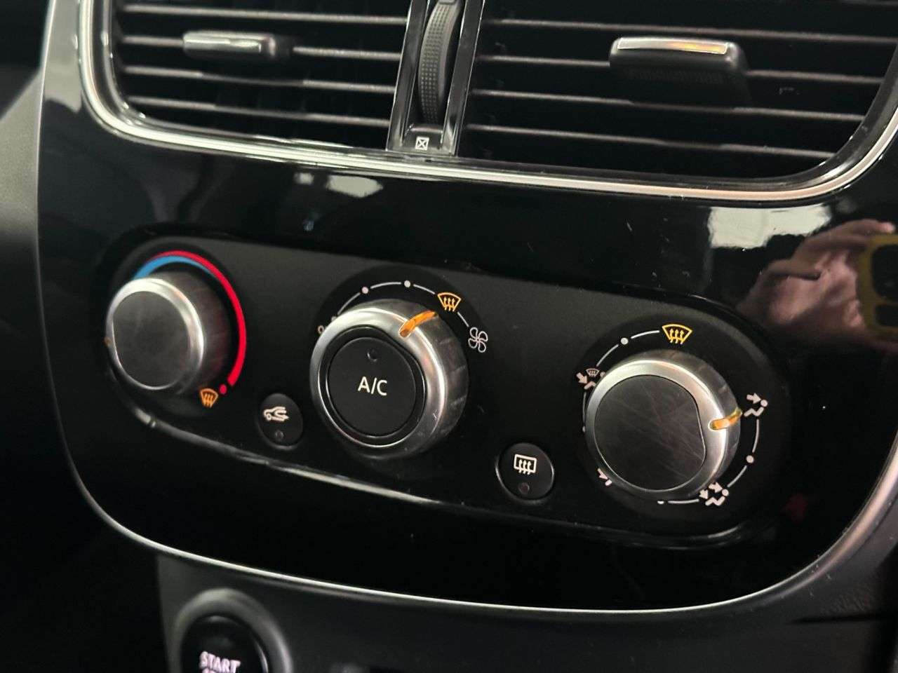2017 RENAULT CLIO 2017 RENAULT CLIO