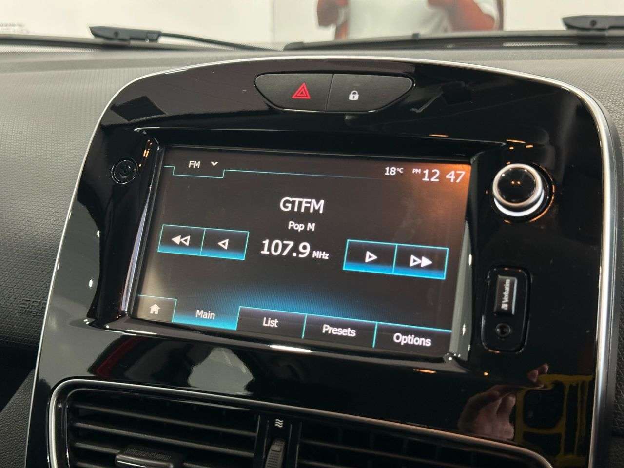 2017 RENAULT CLIO 2017 RENAULT CLIO