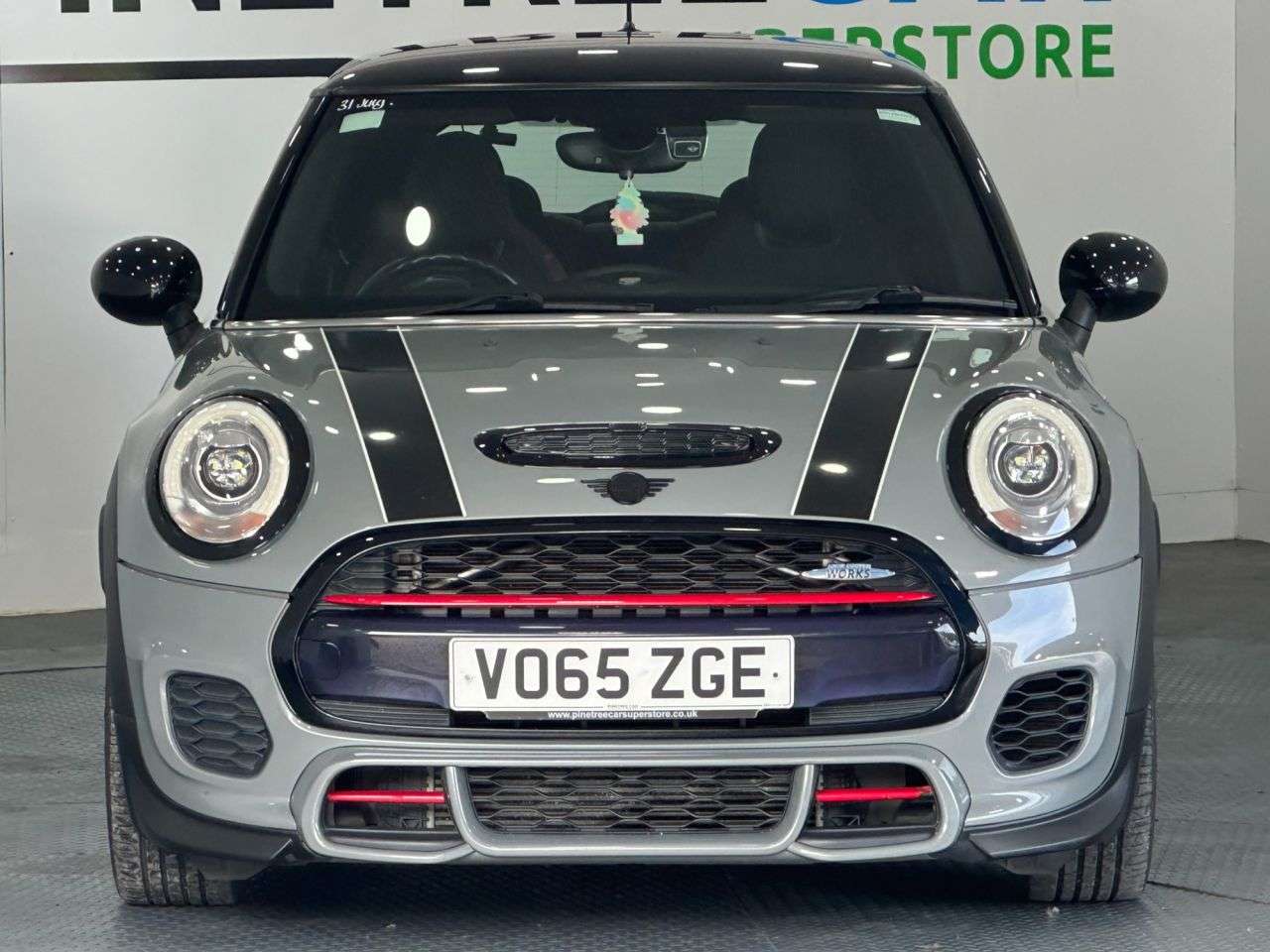 A 2015 MINI MINI JOHN COOPER WORKS A 2015 MINI MINI JOHN COOPER WORKS