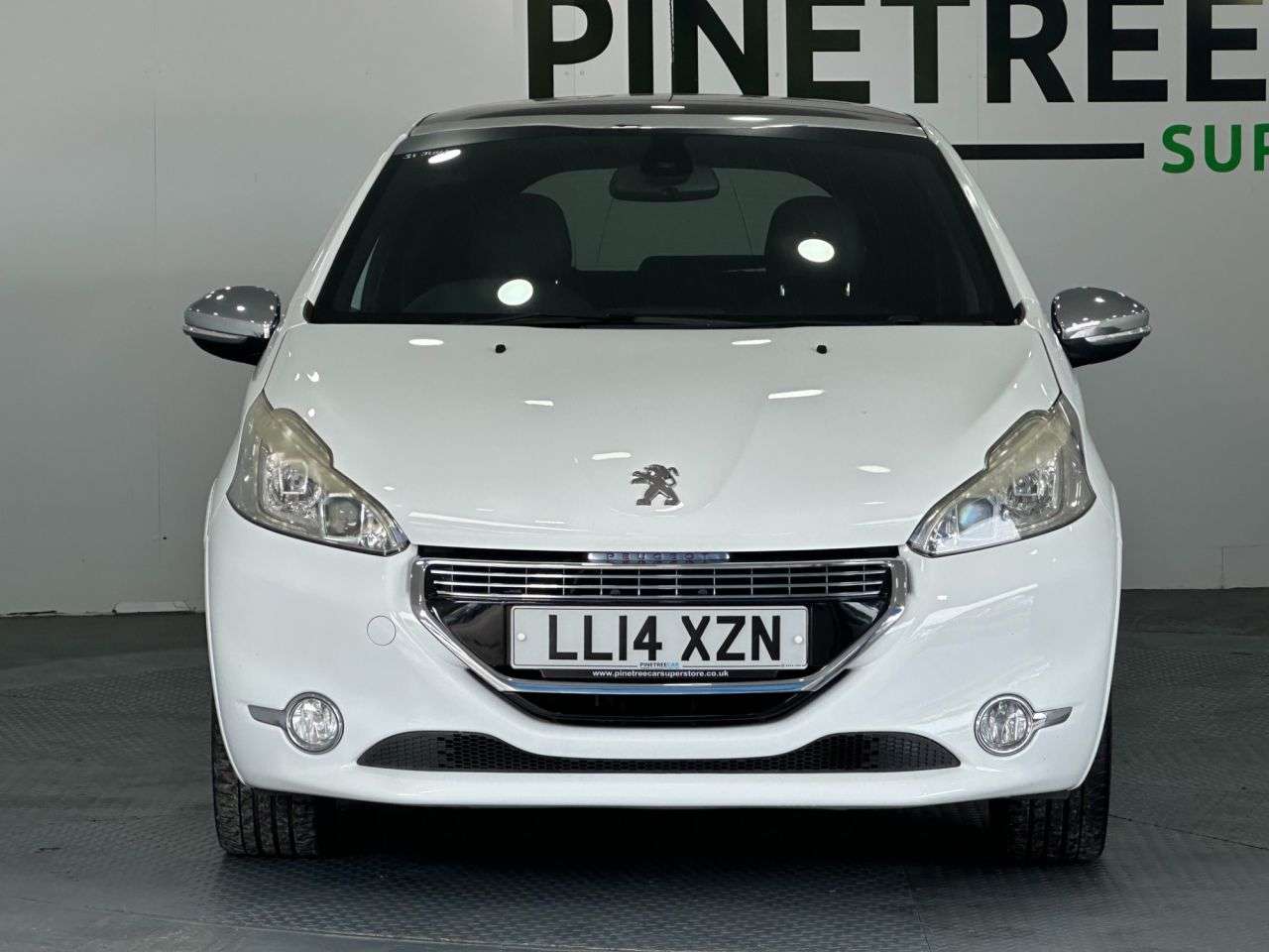 A 2014 PEUGEOT 208 1.6 VTi XY Hatchback 3dr Petrol Manual Euro 5 (120 ps) A 2014 PEUGEOT 208 1.6 VTi XY Hatchback 3dr Petrol Manual Euro 5 (120 ps)