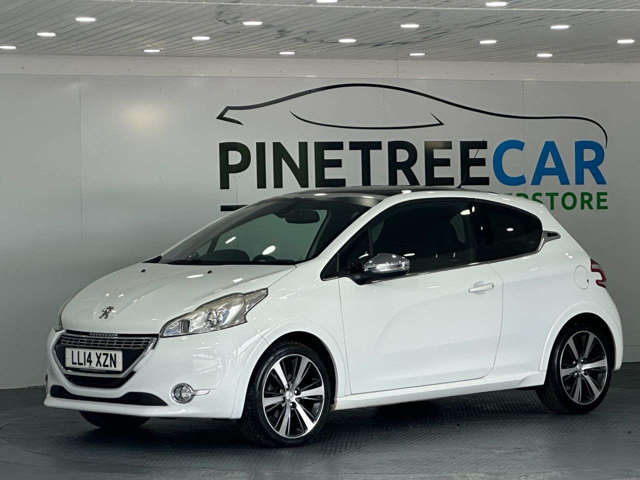 A 2014 PEUGEOT 208 1.6 VTi XY Hatchback 3dr Petrol Manual Euro 5 (120 ps) A 2014 PEUGEOT 208 1.6 VTi XY Hatchback 3dr Petrol Manual Euro 5 (120 ps)