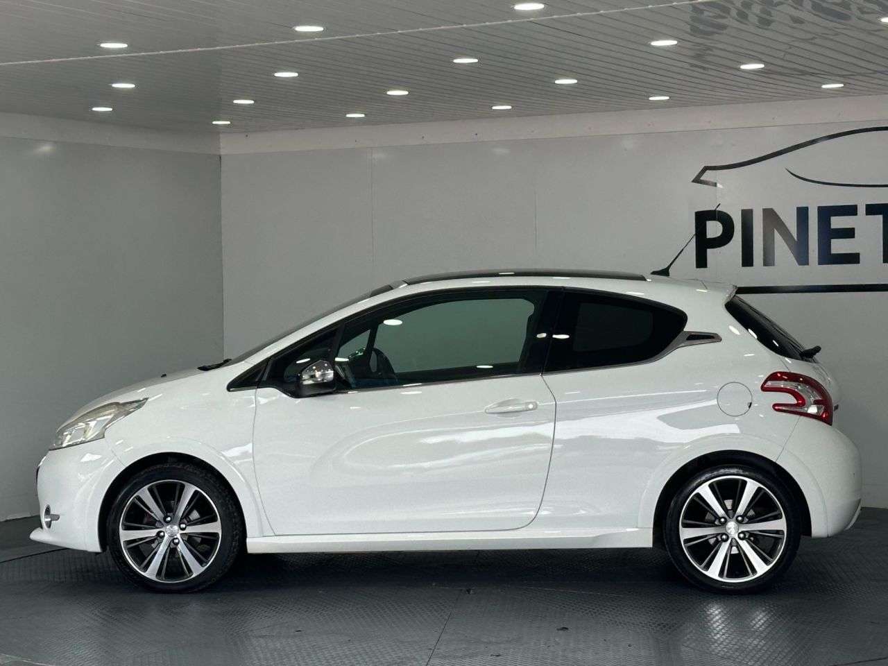2014 PEUGEOT 208 2014 PEUGEOT 208
