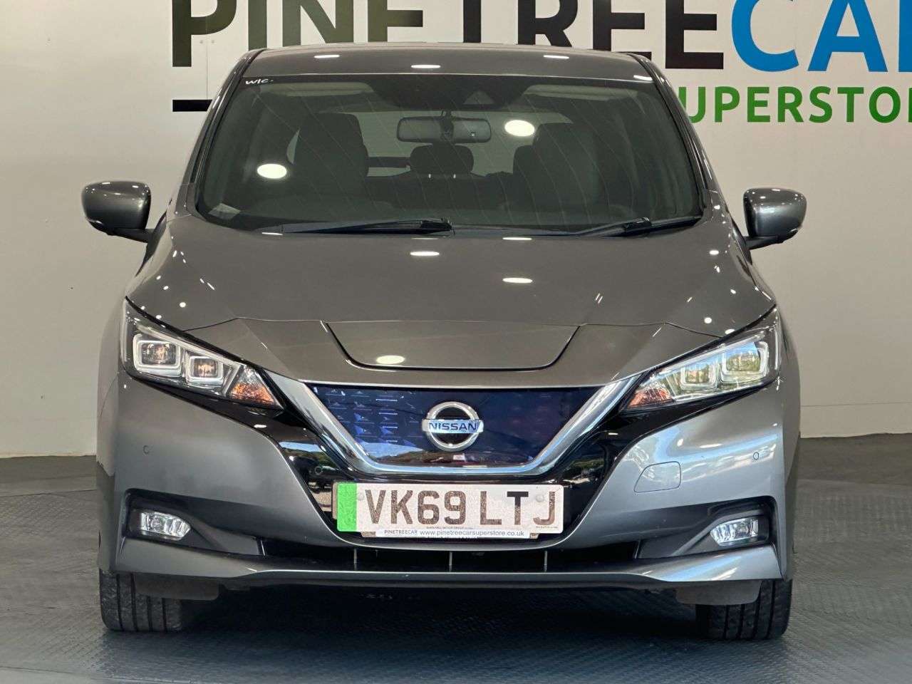 A 2019 NISSAN LEAF 40kWh Tekna Hatchback 5dr Electric Auto (150 ps) A 2019 NISSAN LEAF 40kWh Tekna Hatchback 5dr Electric Auto (150 ps)