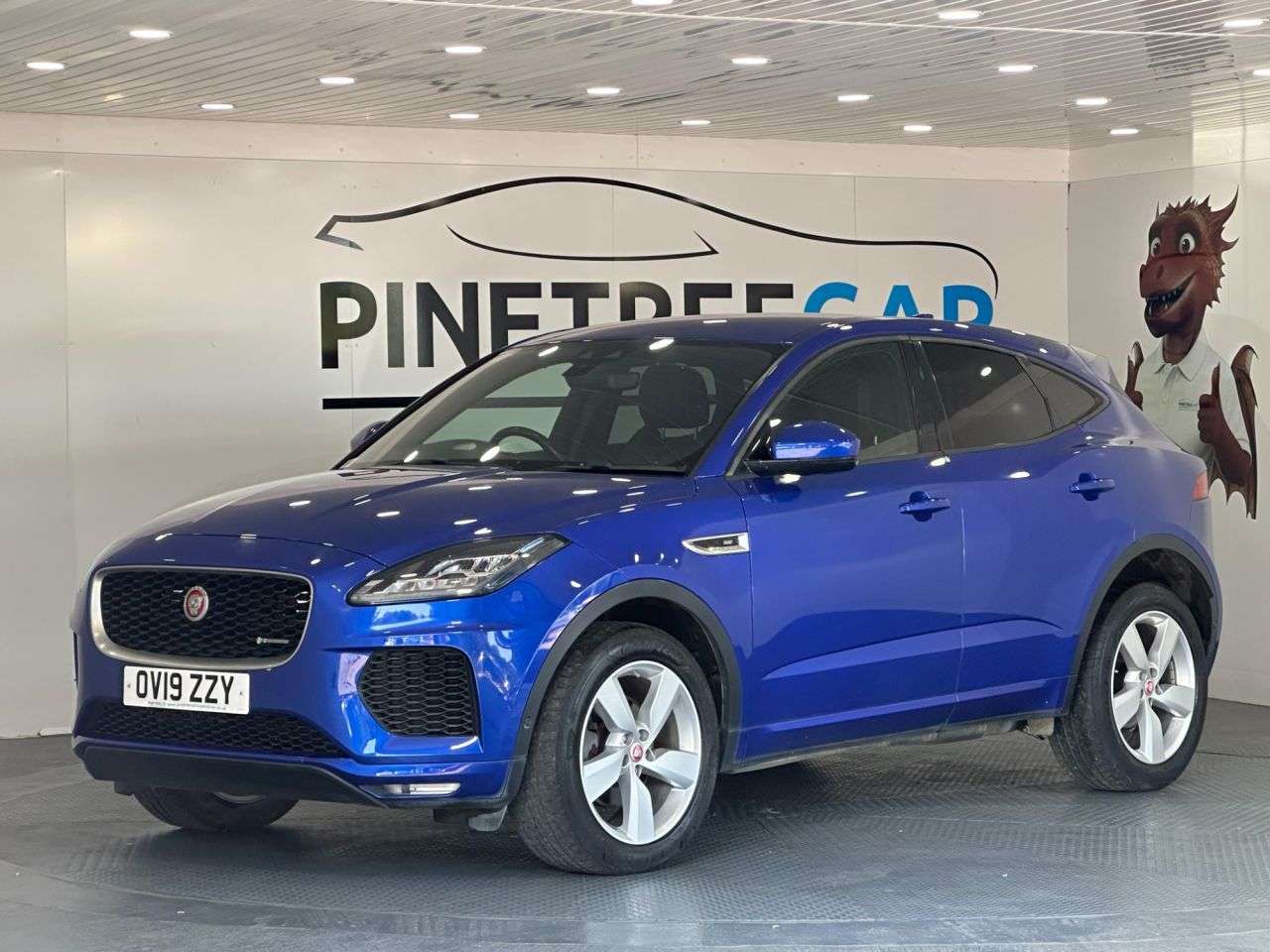 A 2019 JAGUAR E-PACE 2.0 D180 R-Dynamic SE SUV 5dr Diesel Auto AWD Euro 6 (s/s) (180 ps) A 2019 JAGUAR E-PACE 2.0 D180 R-Dynamic SE SUV 5dr Diesel Auto AWD Euro 6 (s/s) (180 ps)