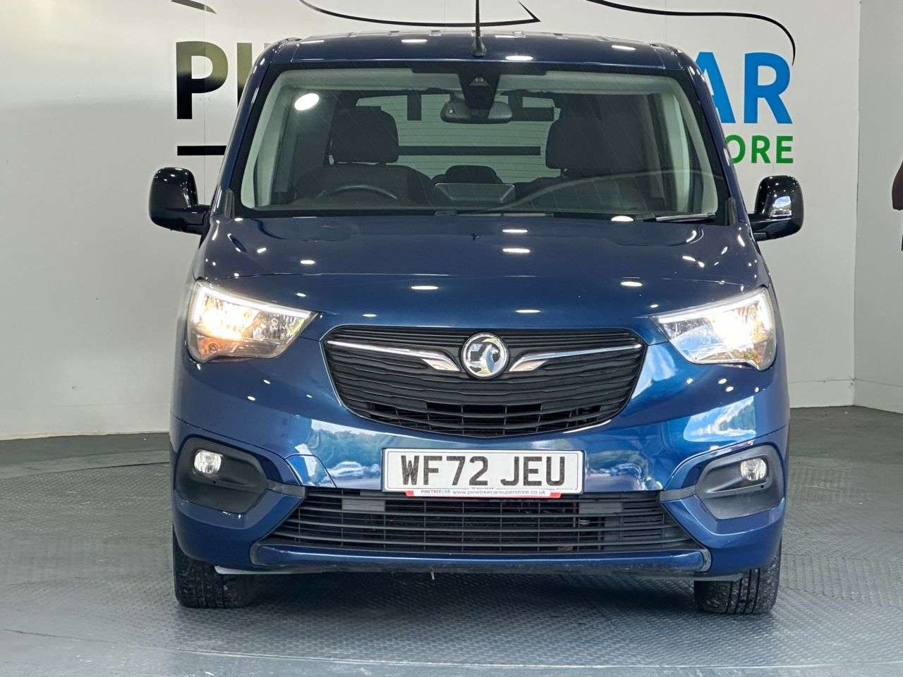 A 2022 VAUXHALL COMBO LIFE 1.5 Turbo D SE MPV 5dr Diesel Manual 6Spd Euro 6 (s/s) (100 ps) A 2022 VAUXHALL COMBO LIFE 1.5 Turbo D SE MPV 5dr Diesel Manual 6Spd Euro 6 (s/s) (100 ps)