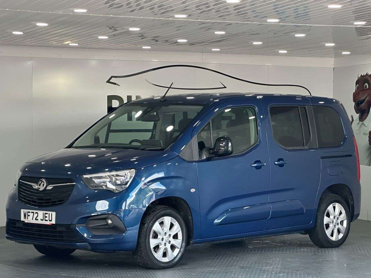 A 2022 VAUXHALL COMBO LIFE 1.5 Turbo D SE MPV 5dr Diesel Manual 6Spd Euro 6 (s/s) (100 ps) A 2022 VAUXHALL COMBO LIFE 1.5 Turbo D SE MPV 5dr Diesel Manual 6Spd Euro 6 (s/s) (100 ps)