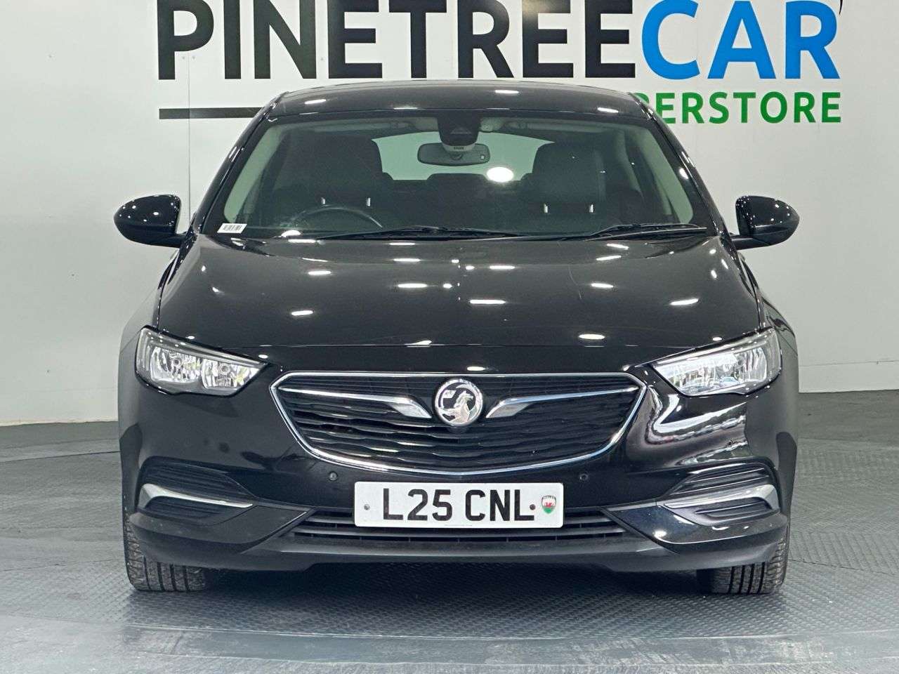 A 2019 VAUXHALL INSIGNIA 1.6 Turbo D ecoTEC Tech Line Nav Grand Sport 5dr Diesel Manual Euro 6 (s/s) A 2019 VAUXHALL INSIGNIA 1.6 Turbo D ecoTEC Tech Line Nav Grand Sport 5dr Diesel Manual Euro 6 (s/s)