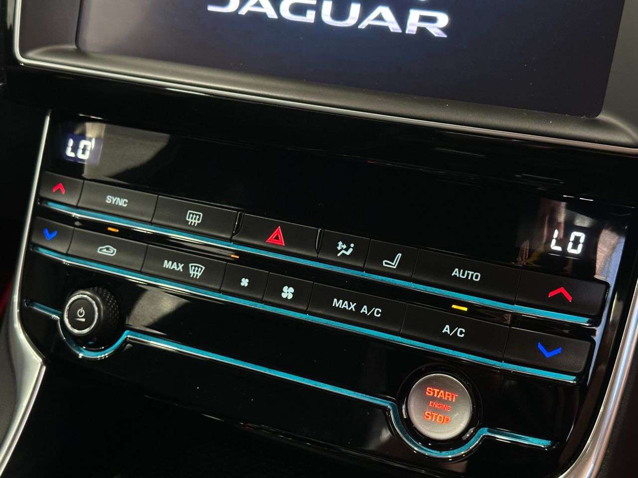 2018 JAGUAR XE 2018 JAGUAR XE