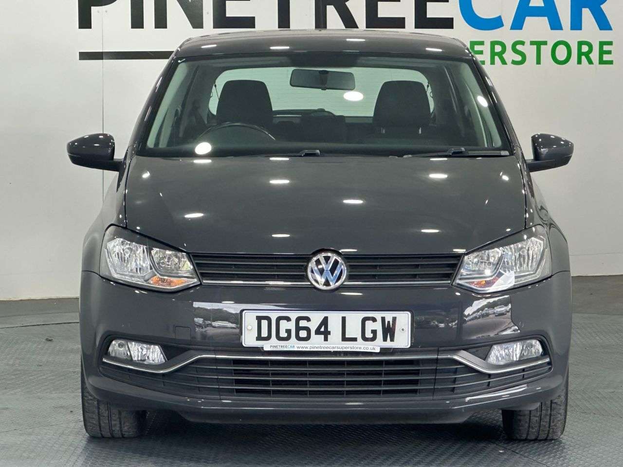 A 2014 VOLKSWAGEN POLO 1.2 TSI BlueMotion Tech SE Hatchback 5dr Petrol DSG Euro 6 (s/s) (90 ps) A 2014 VOLKSWAGEN POLO 1.2 TSI BlueMotion Tech SE Hatchback 5dr Petrol DSG Euro 6 (s/s) (90 ps)