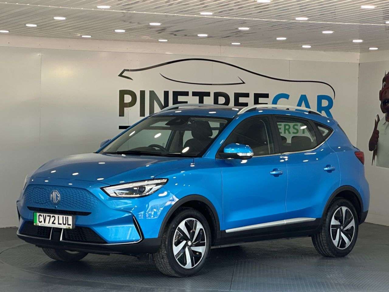 A 2022 MG MG ZS 72.6kWh Trophy Long Range SUV 5dr Electric Auto (156 ps) A 2022 MG MG ZS 72.6kWh Trophy Long Range SUV 5dr Electric Auto (156 ps)