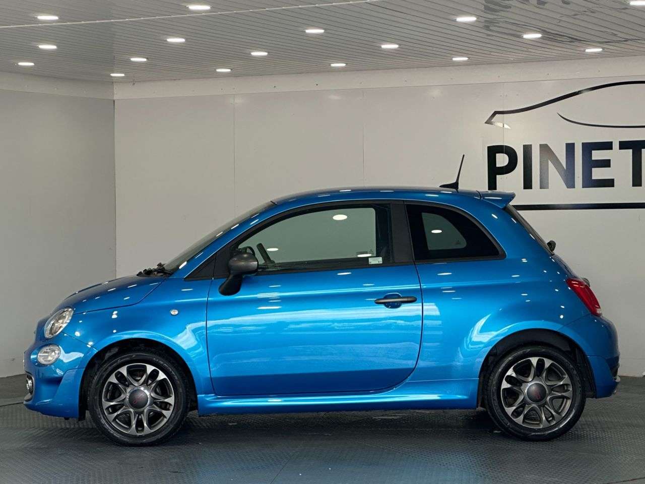 2018 FIAT 500 2018 FIAT 500