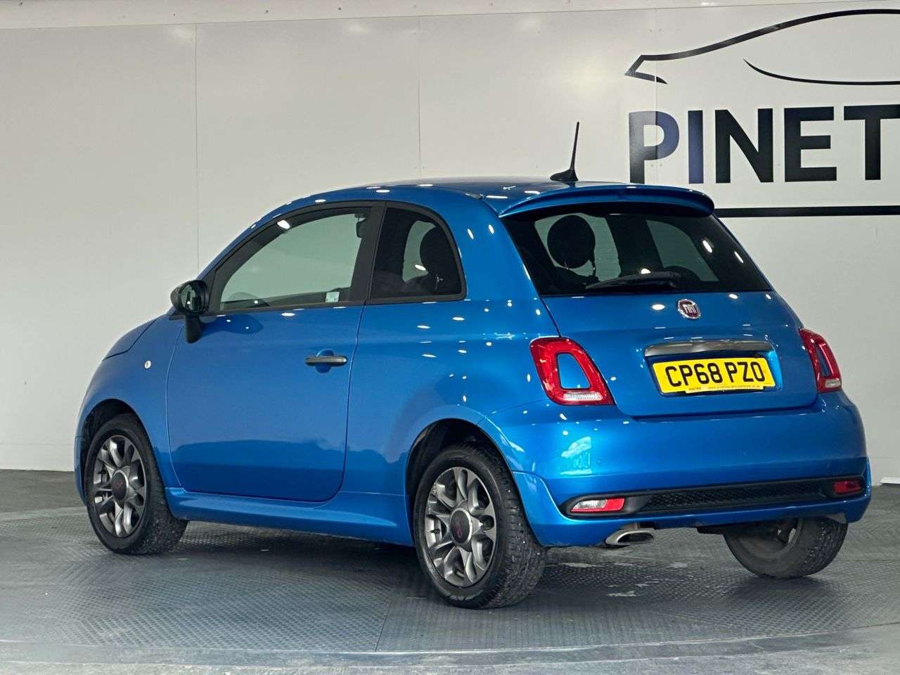 2018 FIAT 500 2018 FIAT 500