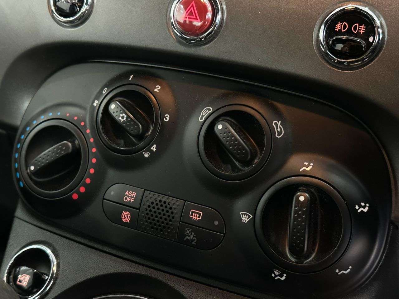 2018 FIAT 500 2018 FIAT 500