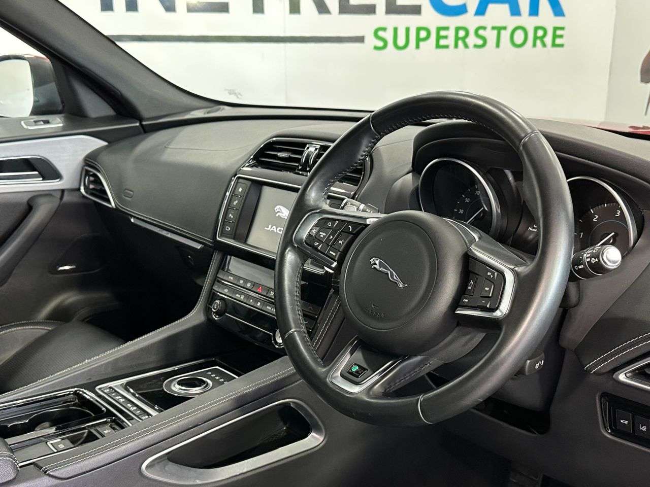 2018 JAGUAR F-PACE 2018 JAGUAR F-PACE