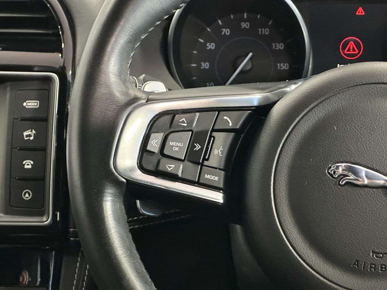 2018 JAGUAR F-PACE 2018 JAGUAR F-PACE