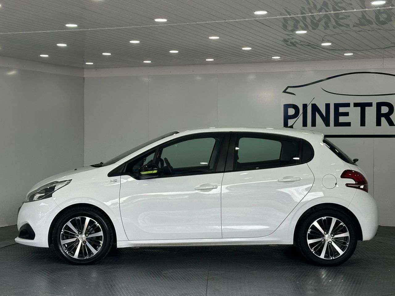 2016 PEUGEOT 208 2016 PEUGEOT 208