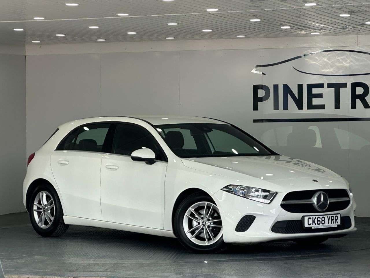 A 2018 MERCEDES-BENZ A CLASS 1.5 A180d SE Hatchback 5dr Diesel 7G-DCT Euro 6 (s/s) (116 ps) A 2018 MERCEDES-BENZ A CLASS 1.5 A180d SE Hatchback 5dr Diesel 7G-DCT Euro 6 (s/s) (116 ps)