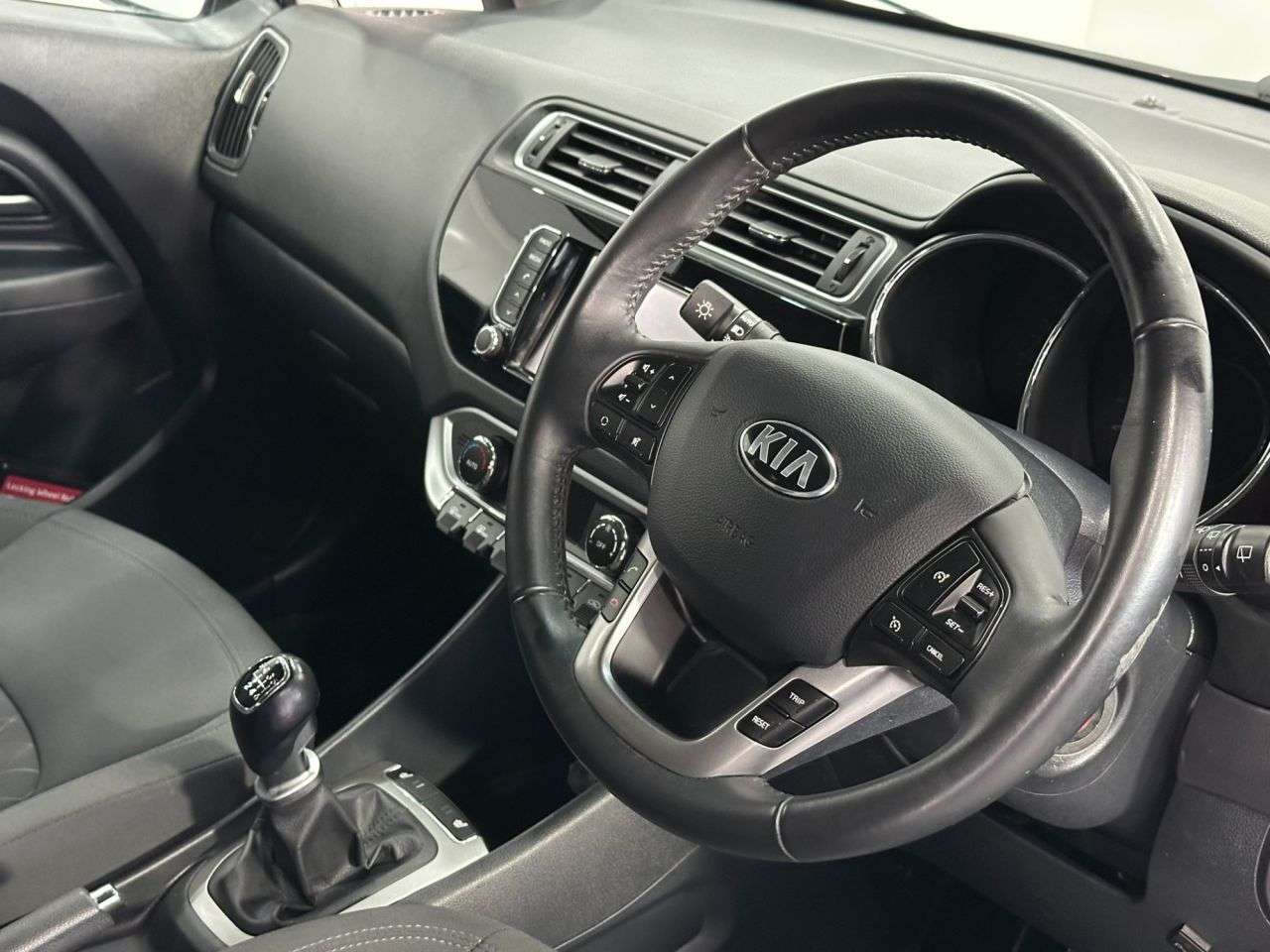 2016 KIA RIO 2016 KIA RIO